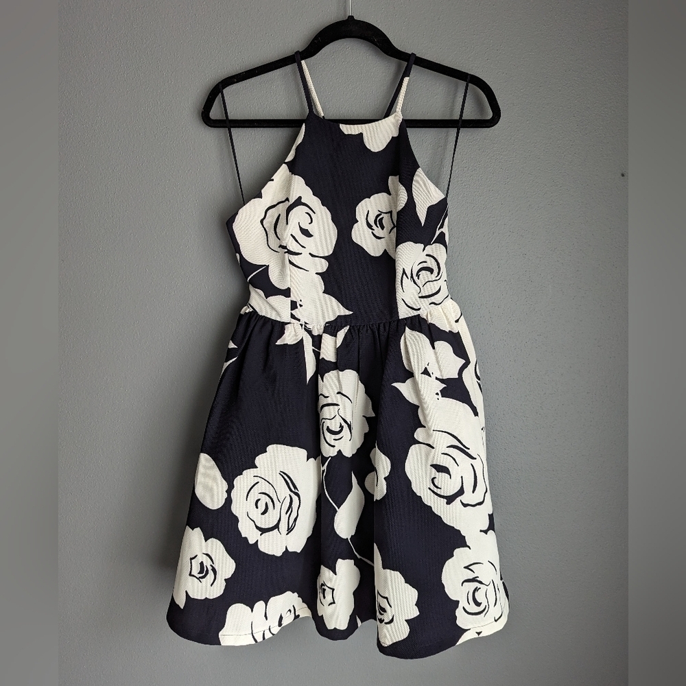 INA Dress. Women's dress size medium. Floral navy women's INA dress.